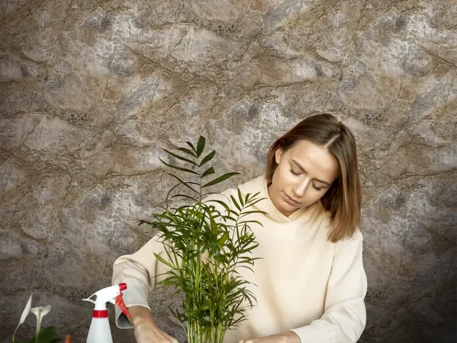 کاغذ دیواری طرح رگه‌دار / پتینه کرم کد ۱۱۰۰۴