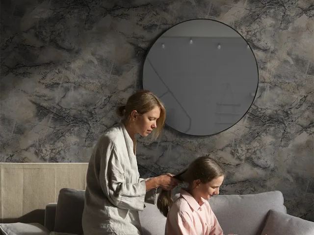 کاغذ دیواری طرح رگه‌دار / پتینه خاکستری کد ۱۱۰۱۴