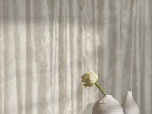 کاغذ دیواری طرح راه راه کرم کد ۱۱۰۶۳