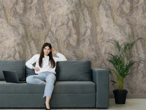 کاغذ دیواری طرح انتزاعی نقره‌ای / طلایی کد ۱۱۰۸۶