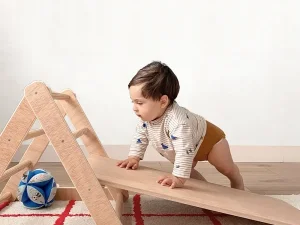 کاغذ دیواری کودک طرح ساده | سفید شیری کد 12074