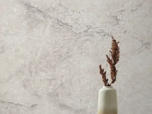 کاغذ دیواری طرح رگه‌دار / پتینه سفید کد ۱۱۰۰۸