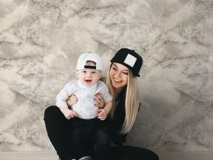 کاغذ دیواری طرح رگه‌دار / پتینه سفید کد ۱۱۰۱۰