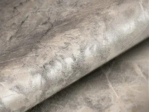 کاغذ دیواری طرح رگه‌دار / پتینه نقره‌ای کد ۱۱۰۱۲