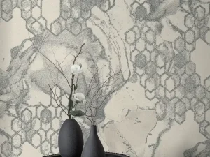 کاغذ دیواری طرح هندسی نقره‌ای کد ۱۱۱۰۴