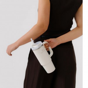 ماگ دسته دار استنلی اورجینال مدل Quencher Tumbler H2.0 گنجایش 0.89 لیتر