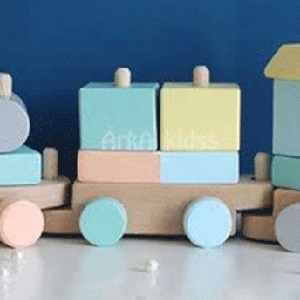 قطار چوبی اسباب بازی و دکوری اتاق کودک