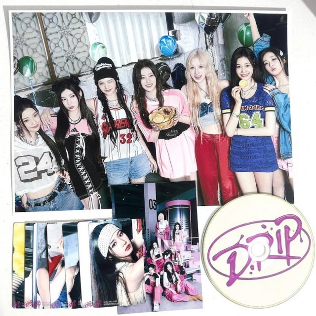 پکیج آلبوم IU به نام 5th Album LILAC (آیو)