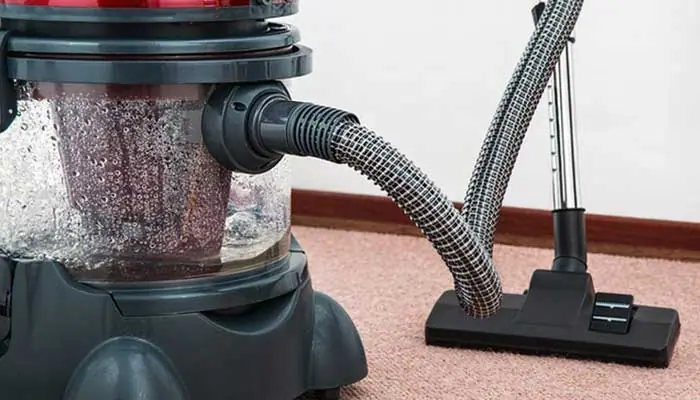 استفاده از بخار شو ی برای رفع چروک فرش