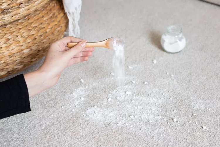 نحوه تمیز کردن و خوشبو کردن فرش با جوش شیرین 9