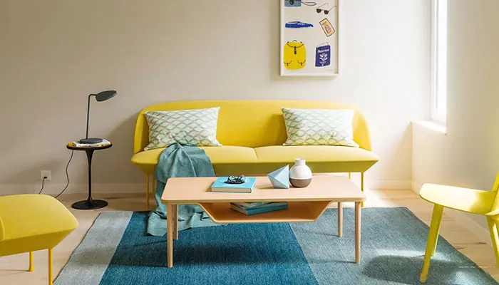 فرش آبی با مبل سبز یا زرد