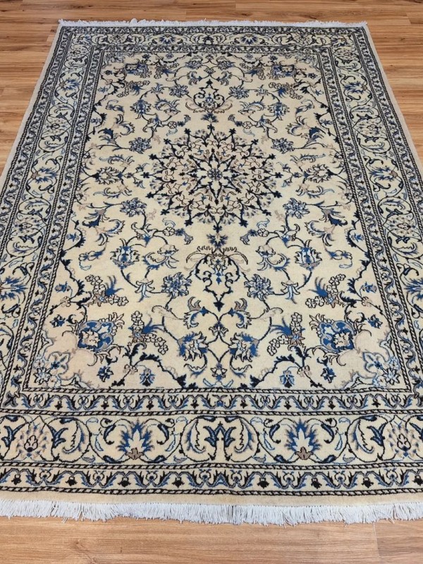 فرش دستبافت نائین_ابعاد:240*165