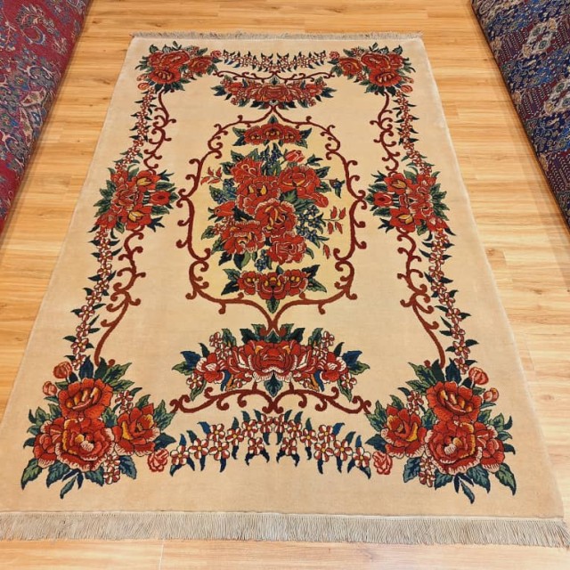 فرش دستبافت بختیاری_ابعاد:245*160