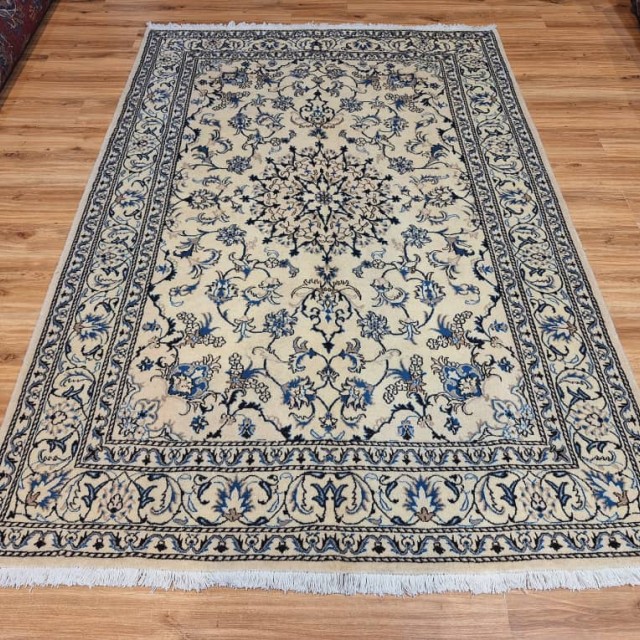 فرش دستبافت نائین_ابعاد:240*165