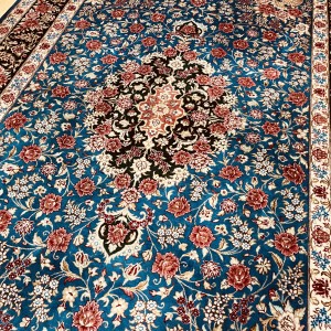 ذرع نیم تمام ابریشم قم