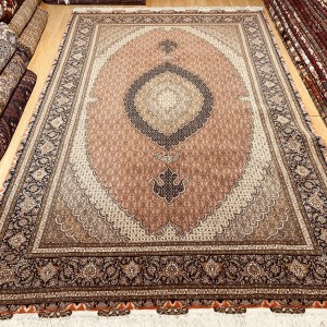 فرش ۶ متری ۵۰ رج تبریز طرح ماهی