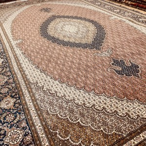 فرش ۶ متری ۵۰ رج تبریز طرح ماهی