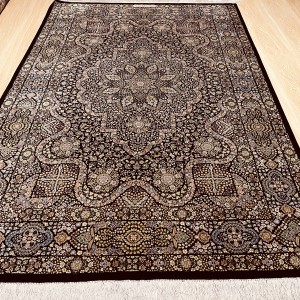 قالیچه تمام ابریشم ۸۰ رج قم