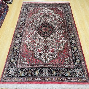 قالیچه تمام ابریشم ۳ متری قم