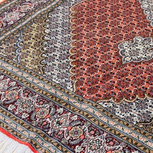 فرش ۶ متری ۴۰ رج تبریز طرح ماهی