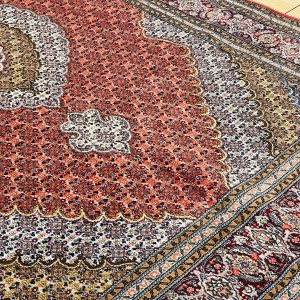 فرش ۶ متری ۴۰ رج تبریز طرح ماهی