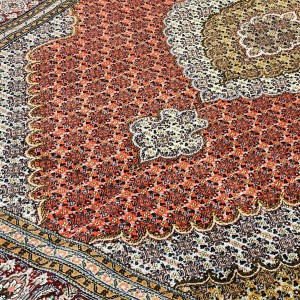 فرش ۶ متری ۴۰ رج تبریز طرح ماهی