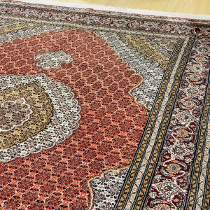 فرش ۶ متری ۴۰ رج تبریز طرح ماهی