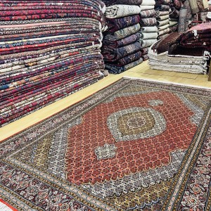 فرش ۶ متری ۴۰ رج تبریز طرح ماهی