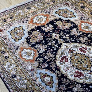 ذرع نیم تمام ابریشم قم