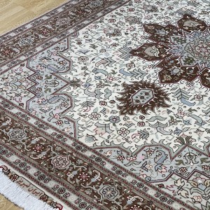 قالیچه ۵۰ رج تبریز طرح هریس