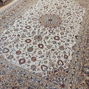 قالی ۹متری کاشان ترنج خورشیدی