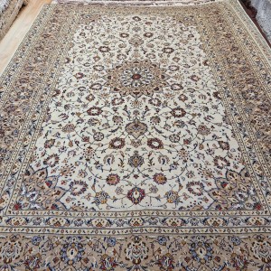 قالی ۹متری کاشان ترنج خورشیدی