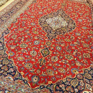 قالی ۱۲متری کاشان زمینه لاکی