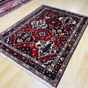 قالیچه بختیاری خشتی