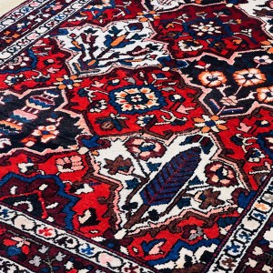 قالیچه بختیاری خشتی