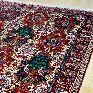 فرش ۴ متری بختیاری طرح قاب شیدا