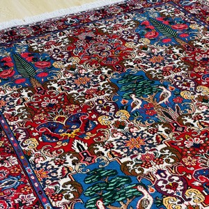 فرش دستبافت ۴ متری بختیاری طرح خشتی