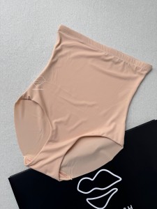 لباس گن زنانه