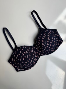 سوتین طرح دار نخی