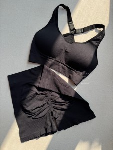 نیم تنه ورزشی زنانه