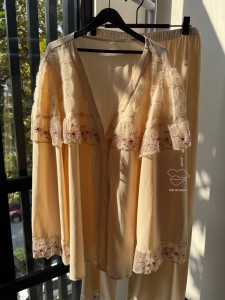 بلوز دکمه دار و شلوار نخی