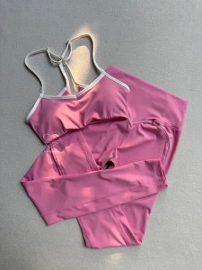 نیم تنه و لگ ورزشی صورتی