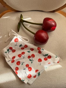 شورتک آلبالویی