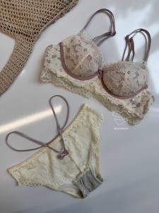 ست سوتین فنردار و شورت گیپوری