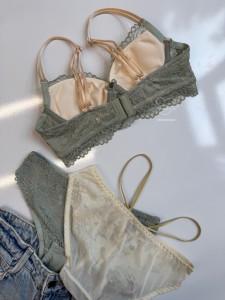 شورت و سوتین ست زنانه