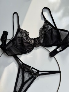 خرید شورت و سوتین