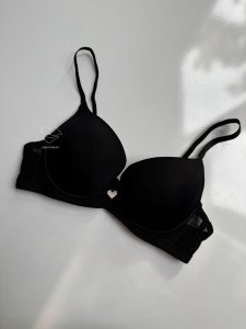 سوتین مشکی اسفنجی