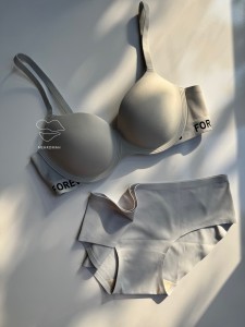 ست شورت و سوتین لیزری