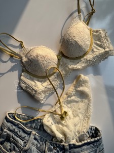 شورت و سوتین گیپوری