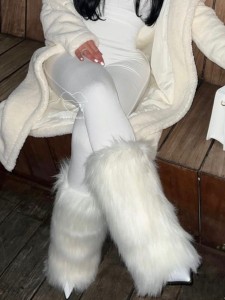 لگ وارمر بلند سفید ترند